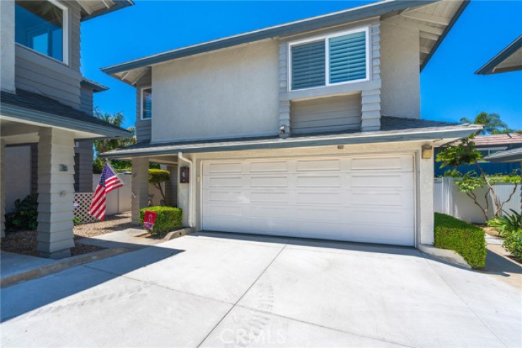 Residential Home in East Costa Mesa