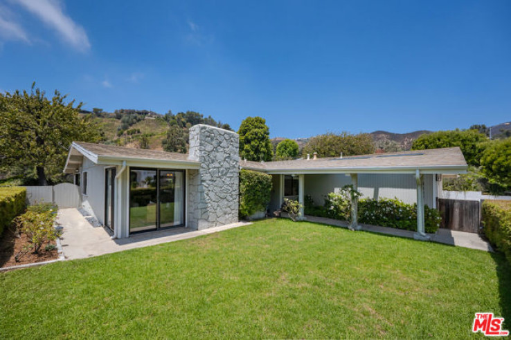 Residential Home in Pacific Palisades