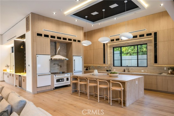 6 Bed Home for Sale in Valley Village, California
