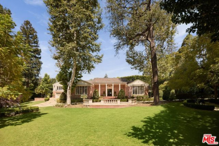 7 Bed Home for Sale in Beverly Hills, California