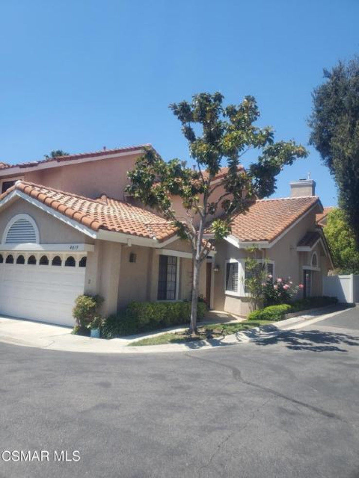 2 Bed Home for Sale in Oak Park, California