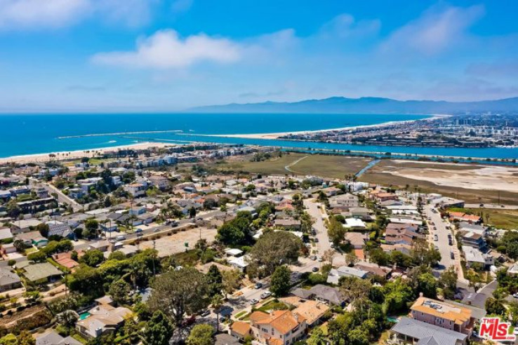 2 Bed Home for Sale in Playa del Rey, California