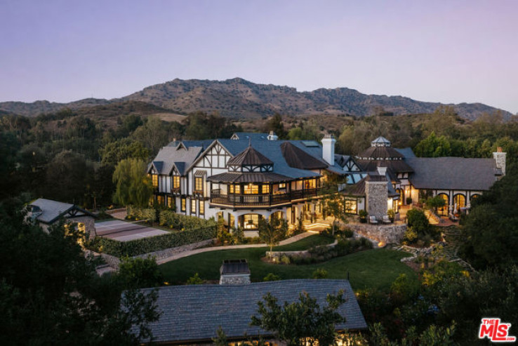 Residential Home in Westlake Village