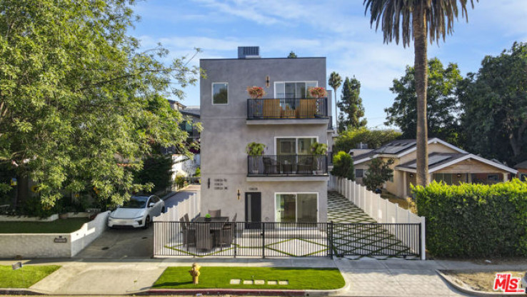  Income Home for Sale in North Hollywood, California