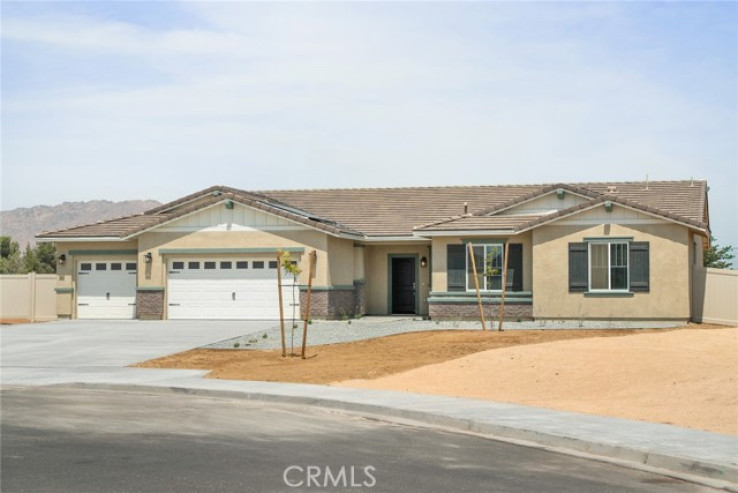4 Bed Home for Sale in Apple Valley, California