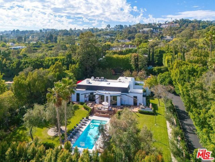 Residential Home in Beverly Hills