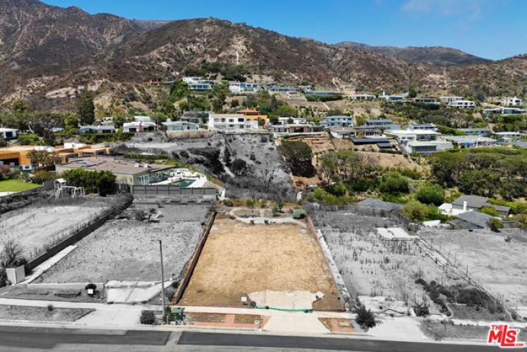 Land in Malibu