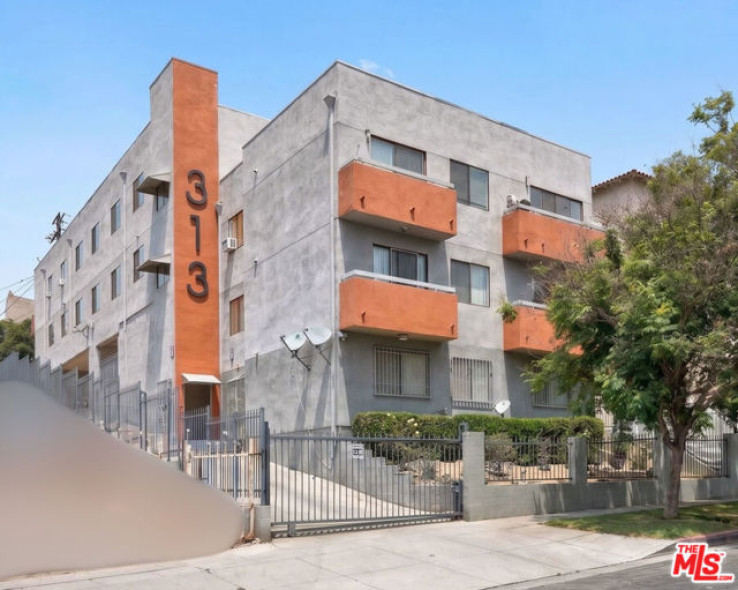 Residential Income in Mid-Wilshire