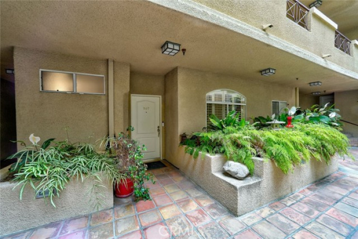 2 Bed Home for Sale in Studio City, California