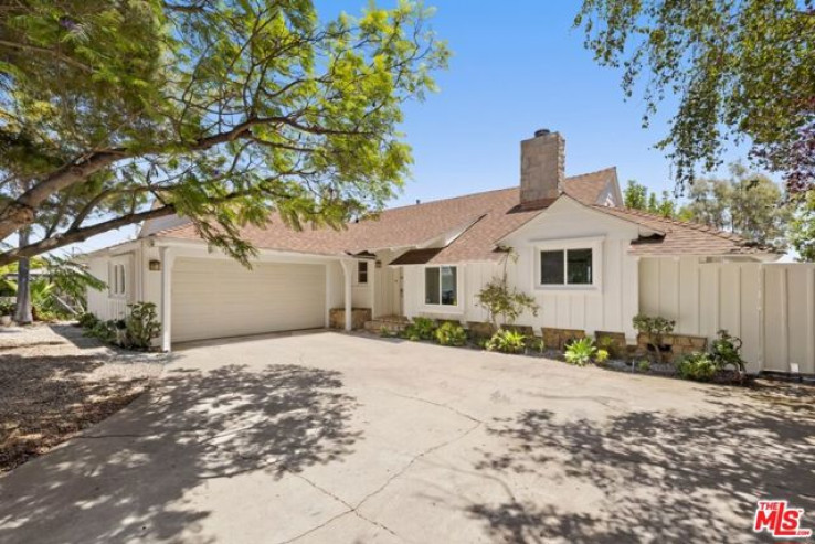 Residential Home in Bel Air - Holmby Hills