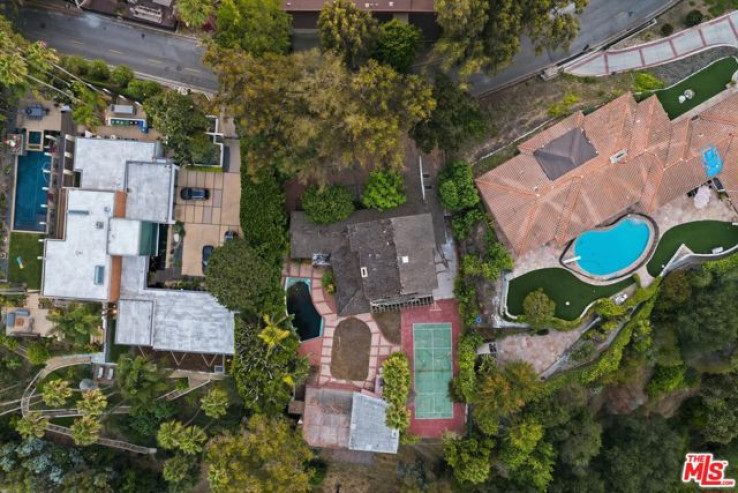 7 Bed Home for Sale in Los Angeles, California