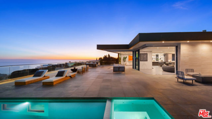 5 Bed Home for Sale in Pacific Palisades, California