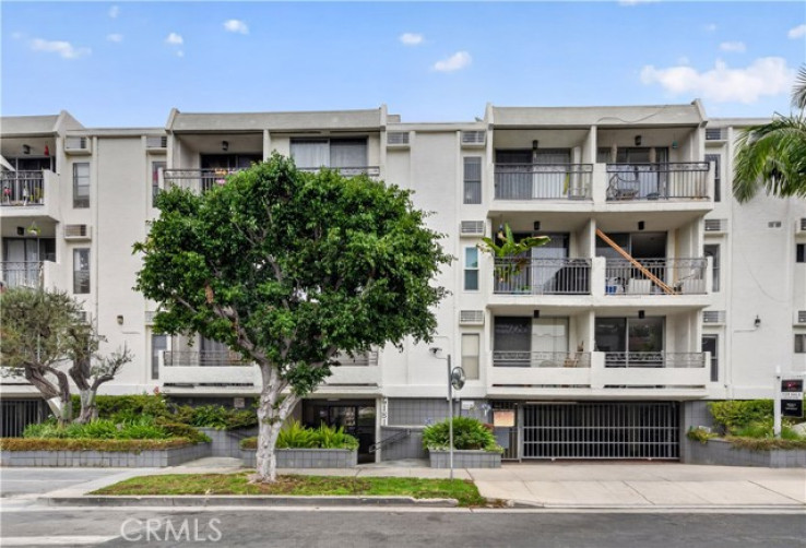 1 Bed Home for Sale in Los Angeles, California