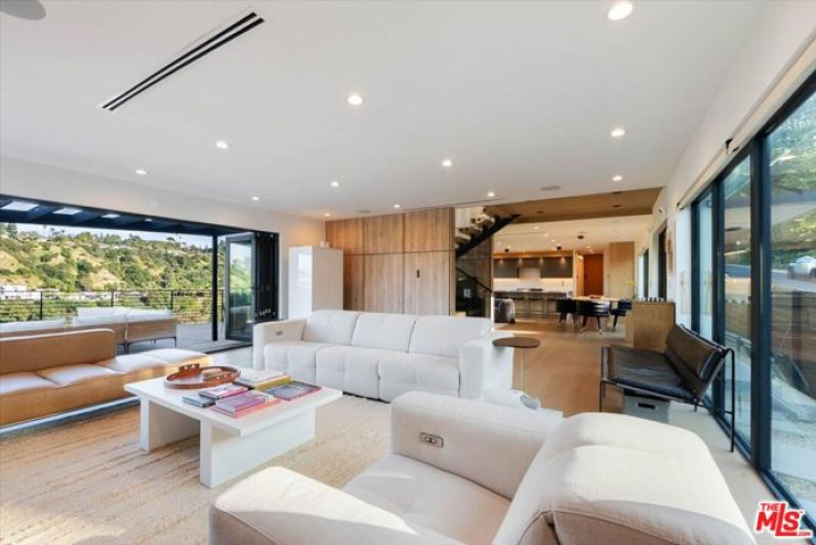 3 Bed Home for Sale in Sherman Oaks, California