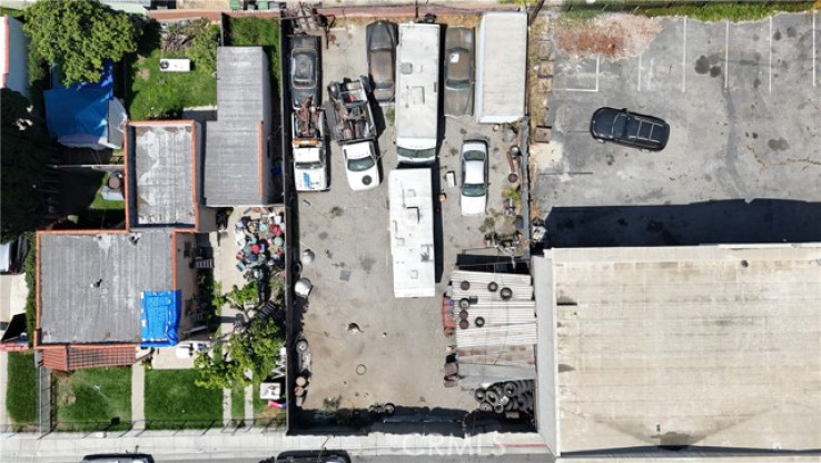 Land in Compton S of Rosecrans, E of Alameda