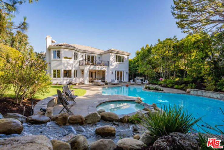 5 Bed Home for Sale in Los Angeles, California