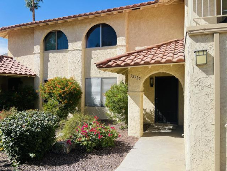 Residential Home in South Palm Desert