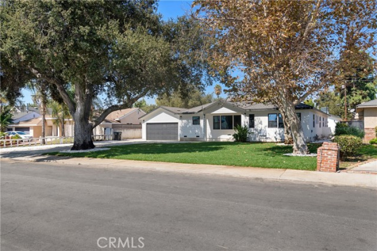 10 Bed Home for Sale in San Fernando, California