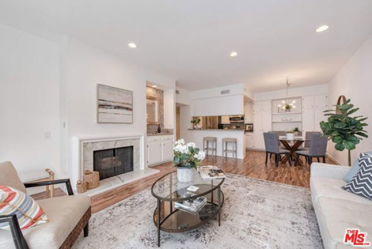 2 Bed Home for Sale in Encino, California