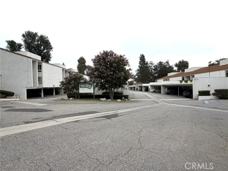 2 Bed Home for Sale in Calabasas, California