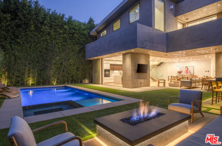 4 Bed Home for Sale in Beverly Hills, California