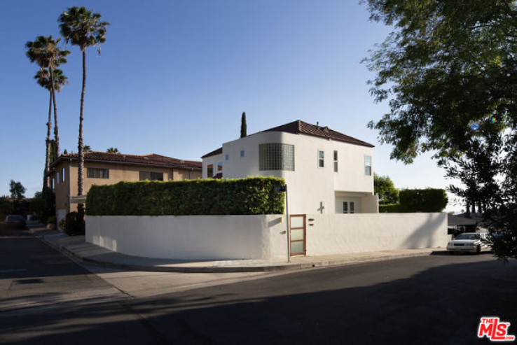 3 Bed Home for Sale in Los Angeles, California