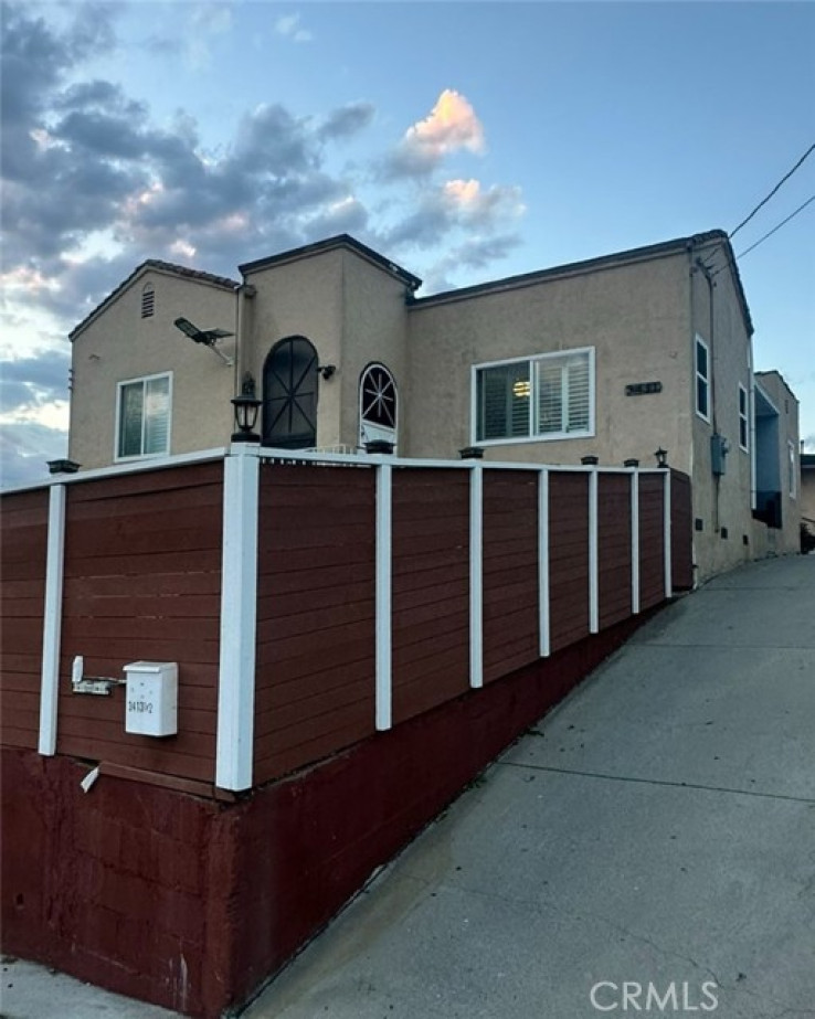  Income Home for Sale in Los Angeles, California