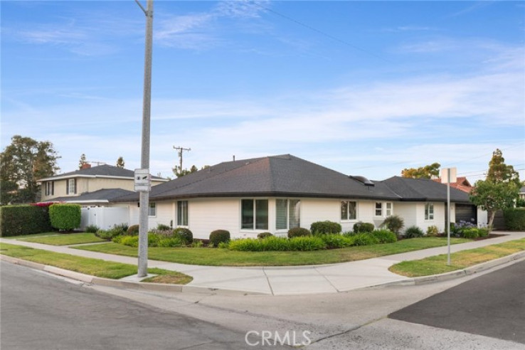 4 Bed Home for Sale in Costa Mesa, California