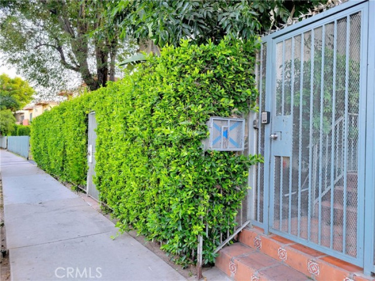 2 Bed Home for Sale in Van Nuys, California