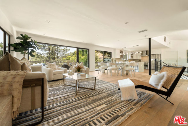 5 Bed Home for Sale in Studio City, California