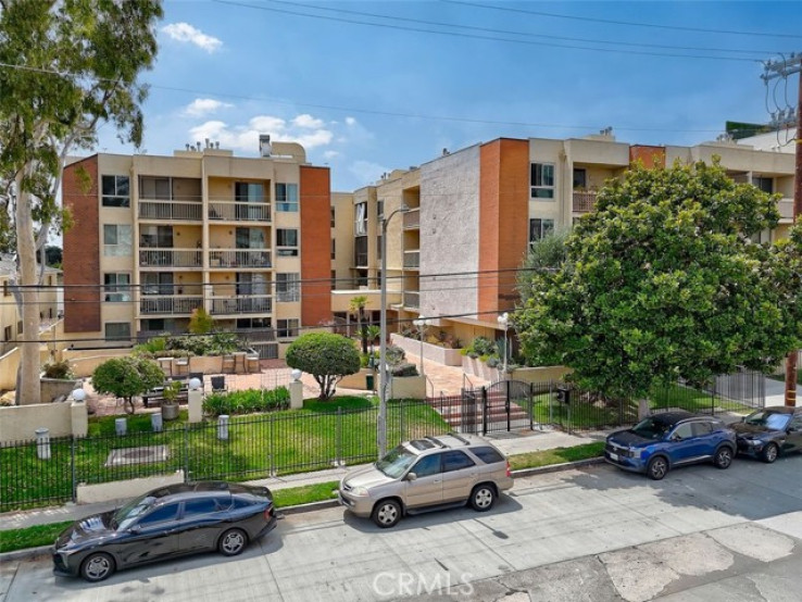 Residential Home in North Hollywood
