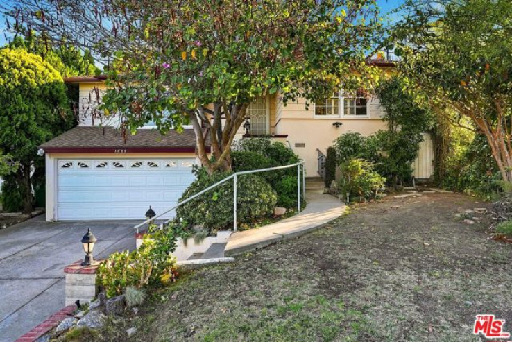 4 Bed Home for Sale in Los Angeles, California
