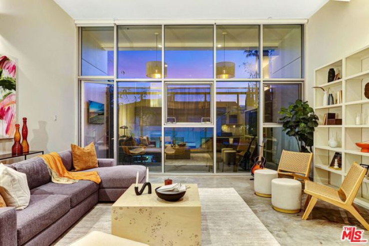 Residential Home in Hollywood