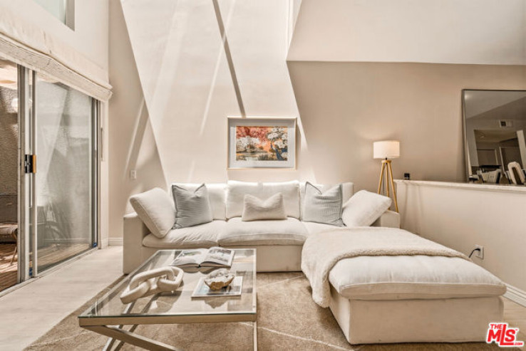2 Bed Home for Sale in Los Angeles, California
