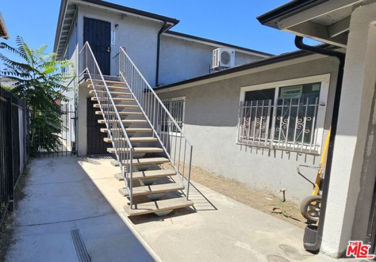  Income Home for Sale in Los Angeles, California