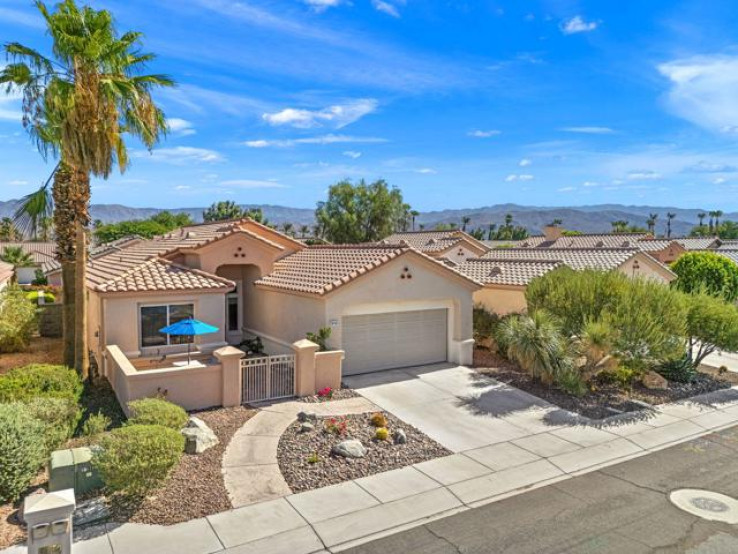 2 Bed Home for Sale in Palm Desert, California