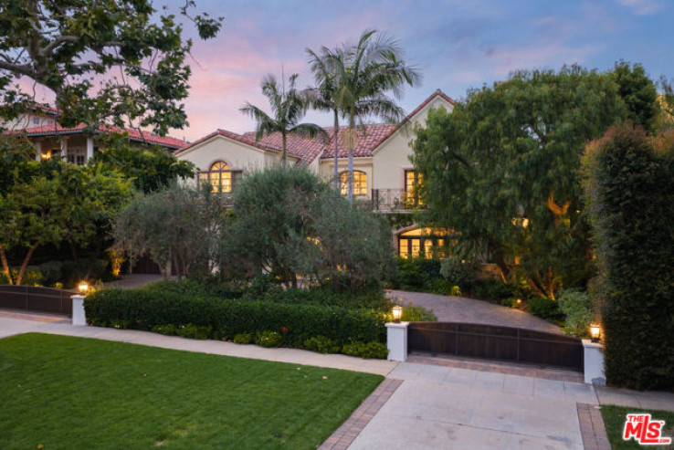 6 Bed Home for Sale in Los Angeles, California