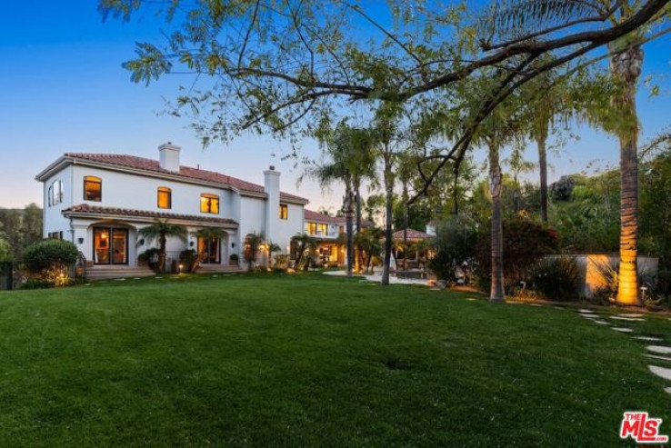 6 Bed Home for Sale in Calabasas, California