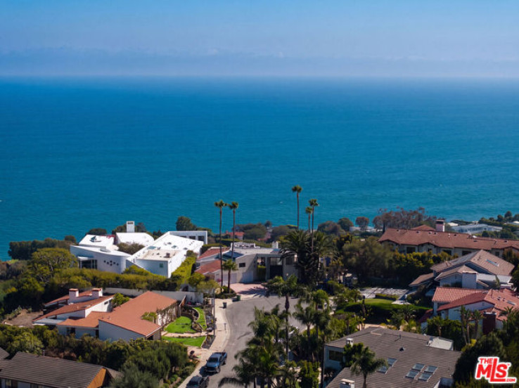 5 Bed Home for Sale in Malibu, California