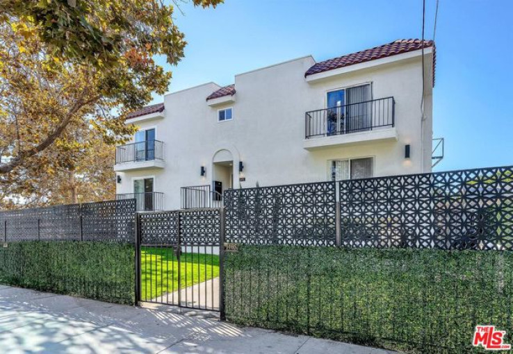 Commercial for Sale in Los Angeles, California