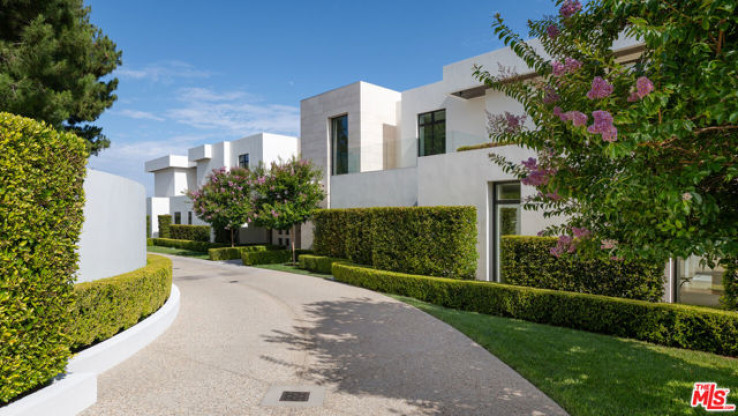 6 Bed Home for Sale in Beverly Hills, California