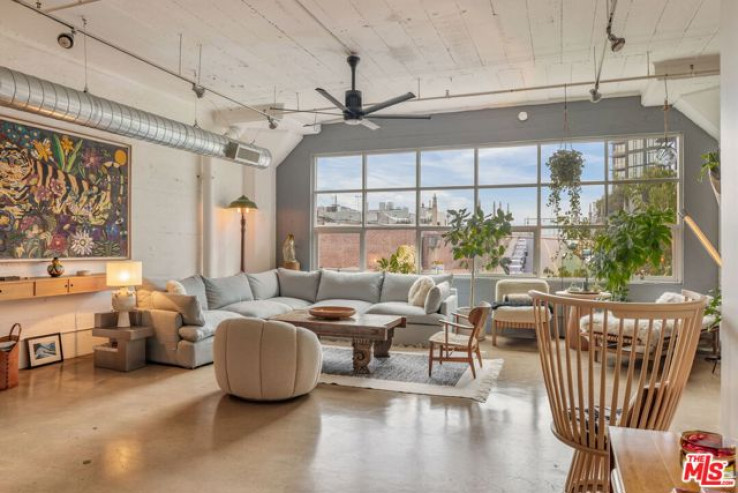 2 Bed Home for Sale in Los Angeles, California