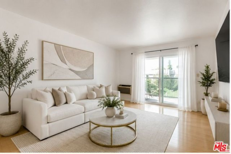 Residential Home in West Hollywood Vicinity