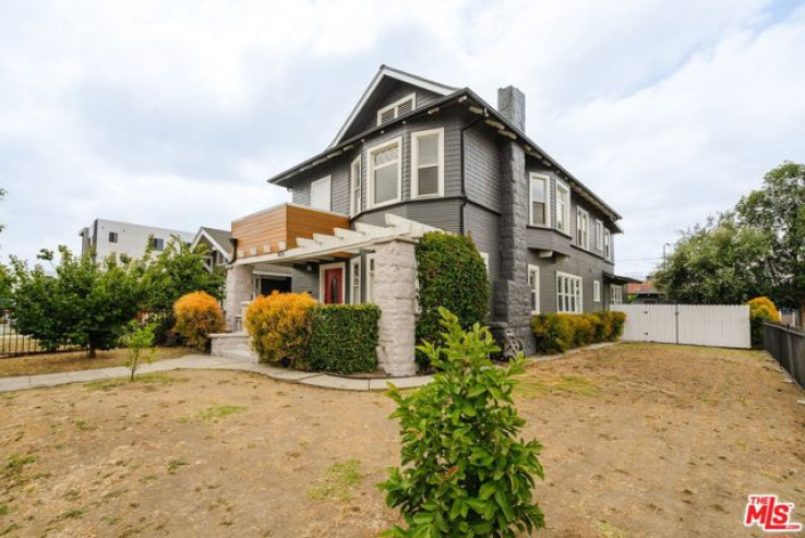 6 Bed Home for Sale in Los Angeles, California