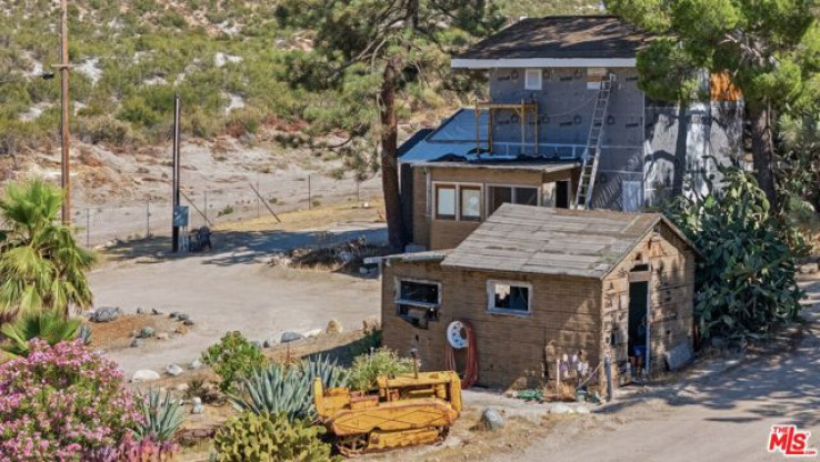 1 Bed Home for Sale in Acton, California