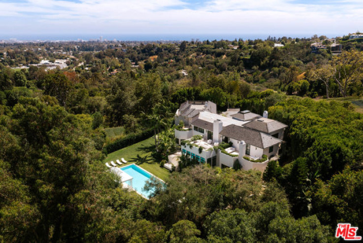 7 Bed Home for Sale in Los Angeles, California