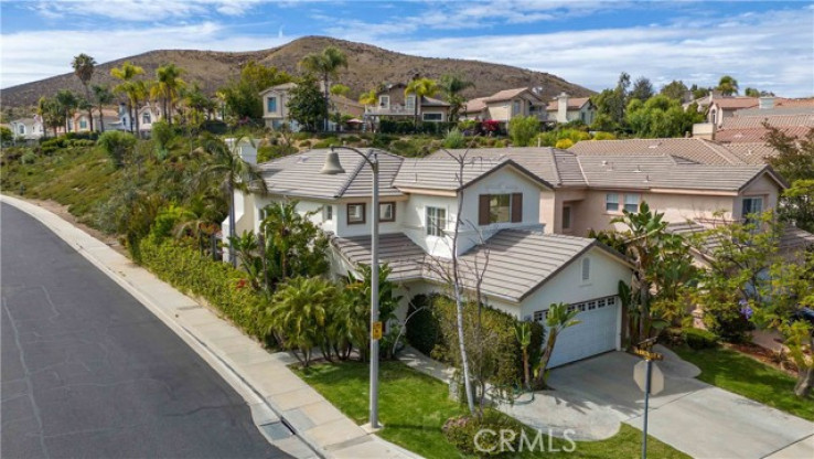 Residential Home in Thousand Oaks East
