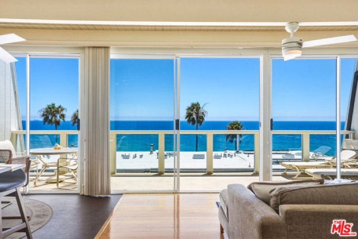 Residential Home in Malibu Beach
