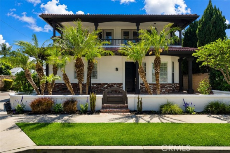 5 Bed Home for Sale in Costa Mesa, California