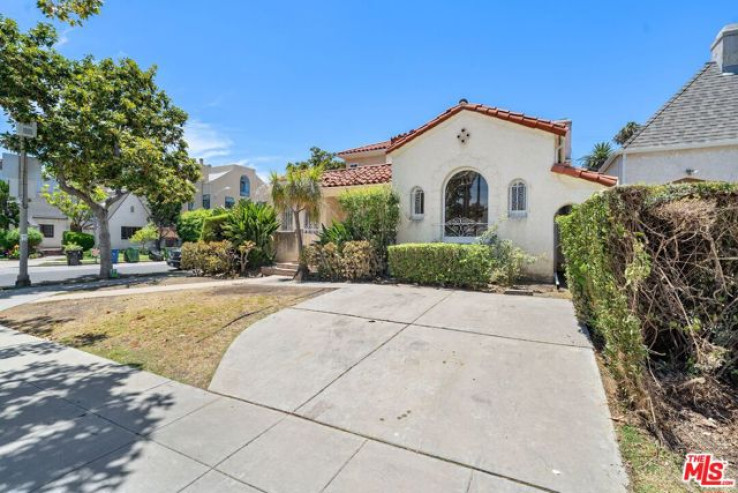 6 Bed Home for Sale in Beverly Hills, California